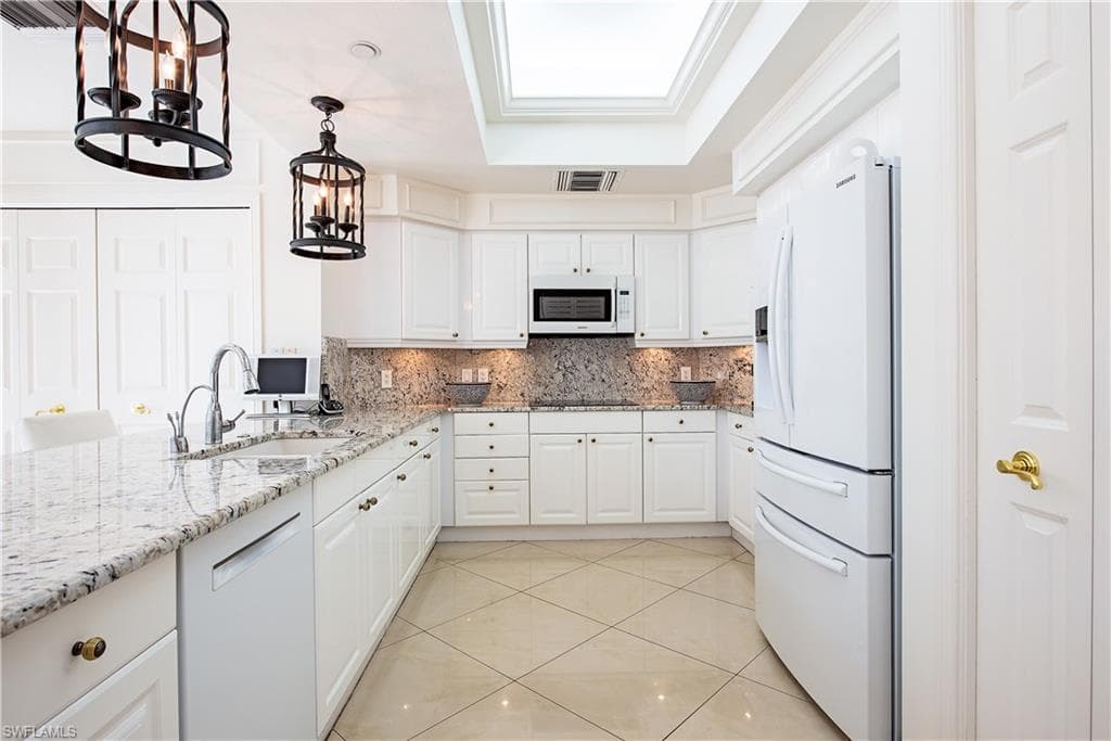 7041 Pelican Bay Blvd V1, Naples, FL 34108-8