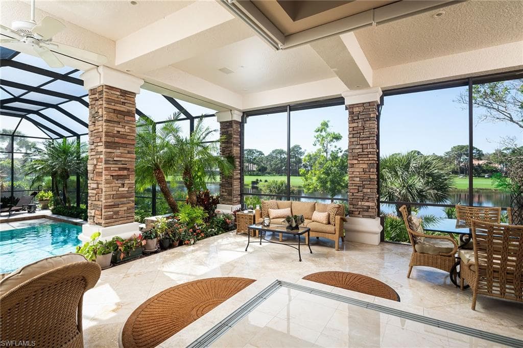 980 Barcarmil Way, Naples, FL 34110-4