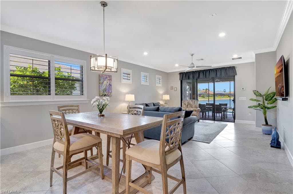 7815 Jacaranda Ln, Naples, FL 34114-9