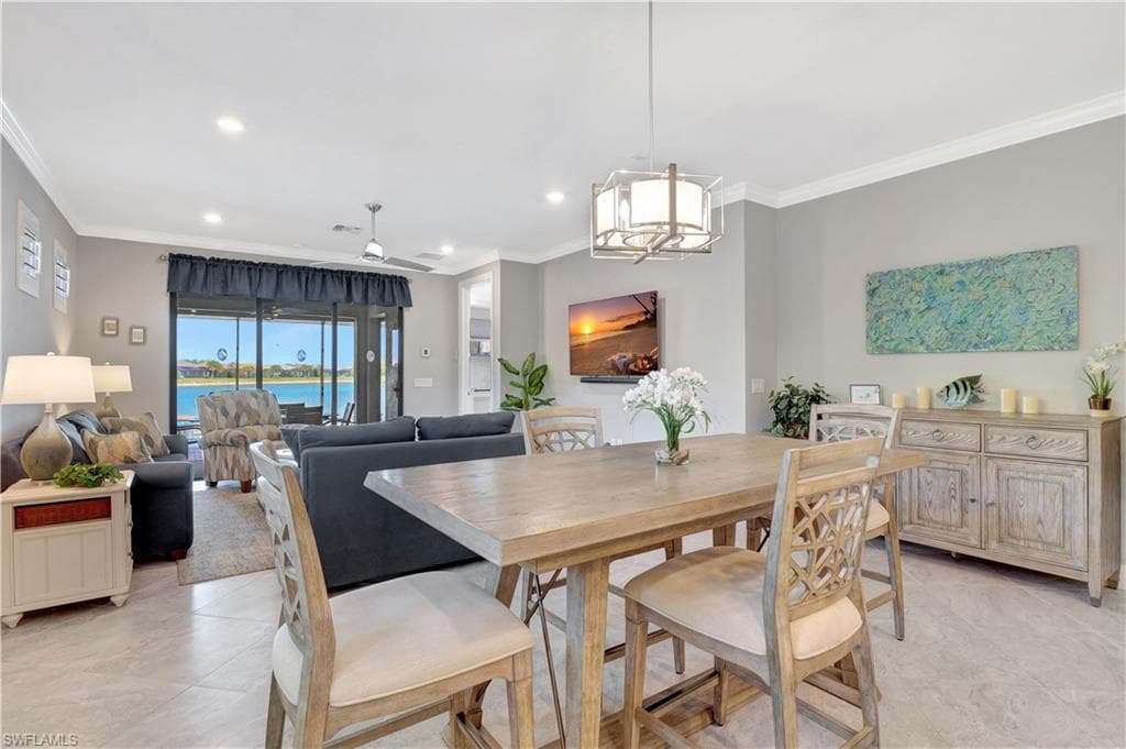 7815 Jacaranda Ln, Naples, FL 34114-10