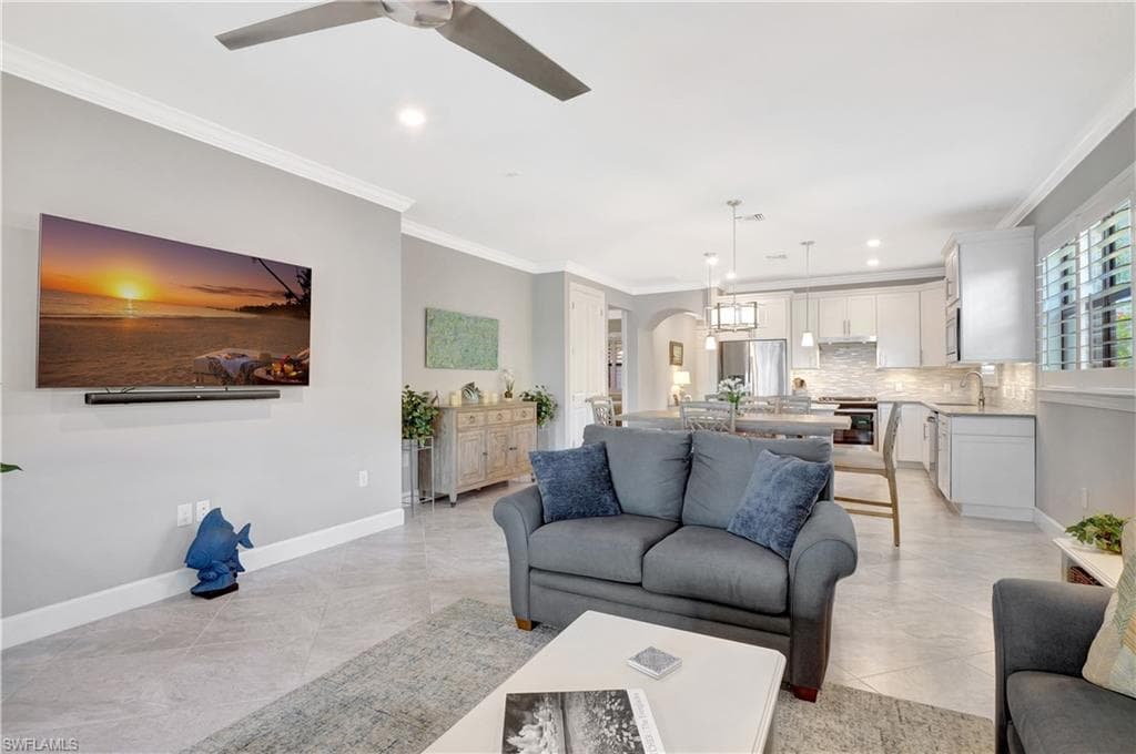7815 Jacaranda Ln, Naples, FL 34114-11