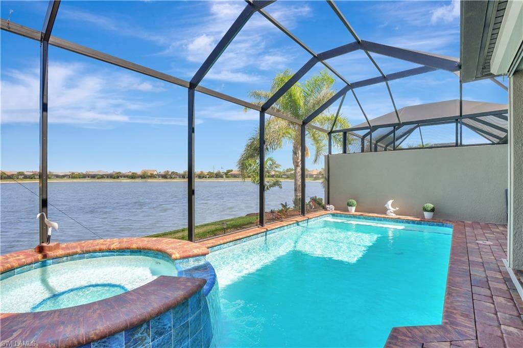 7815 Jacaranda Ln, Naples, FL 34114-1