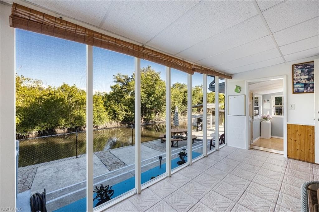 11 Spoonbill Ave, Everglades City, FL 34139-17