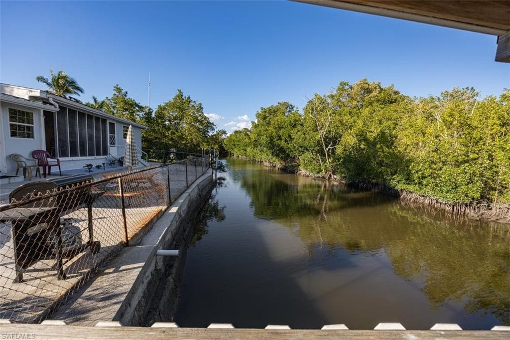 11 Spoonbill Ave, Everglades City, FL 34139-22