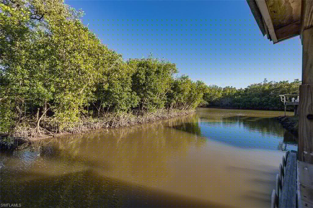 11 Spoonbill Ave, Everglades City, FL 34139-23