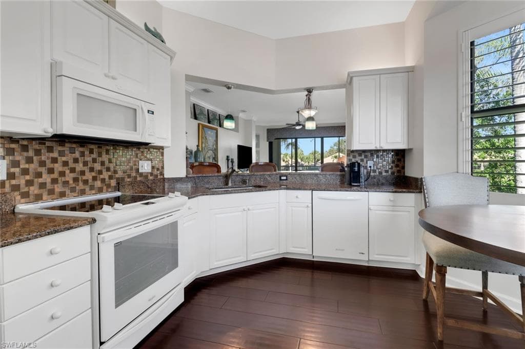 2396 Ravenna Blvd 202, Naples, FL 34109-10