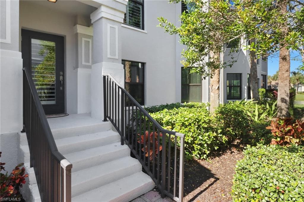 2396 Ravenna Blvd 202, Naples, FL 34109-4