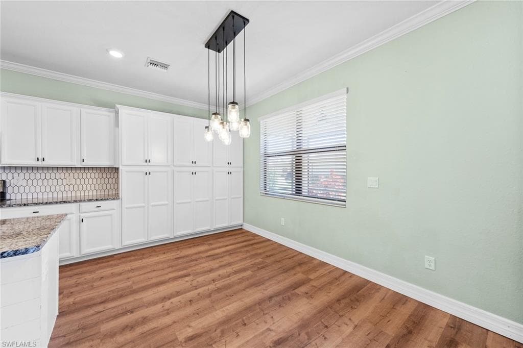9229 Woodhurst Dr, Naples, FL 34120-10