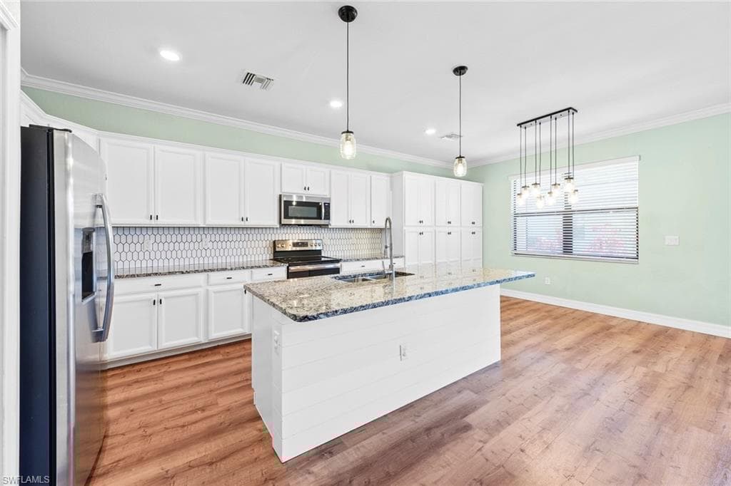 9229 Woodhurst Dr, Naples, FL 34120-15