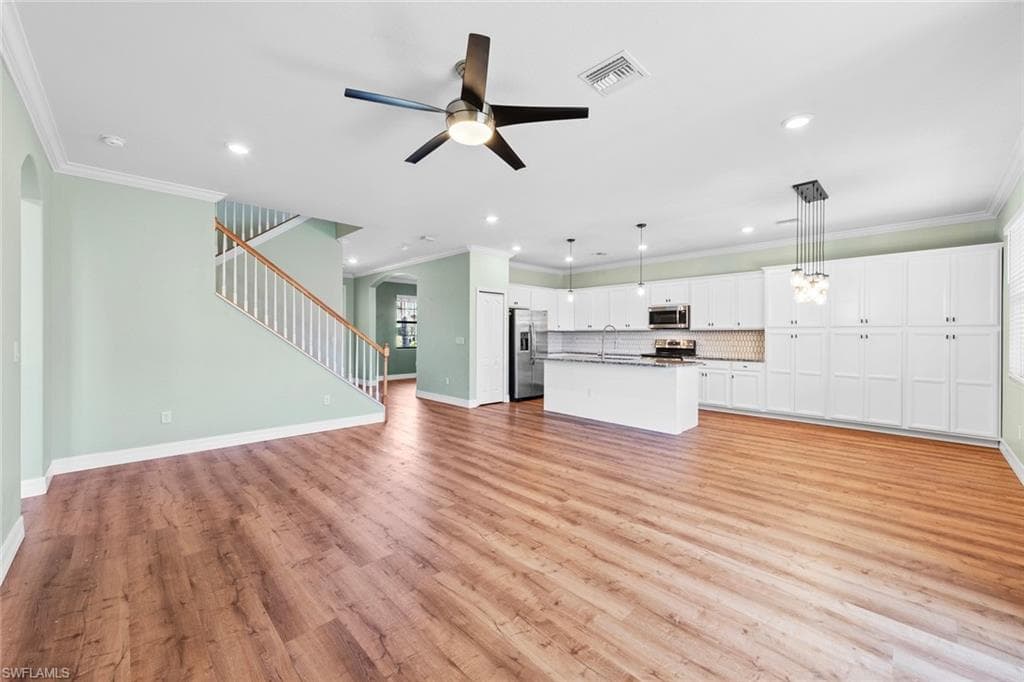 9229 Woodhurst Dr, Naples, FL 34120-17