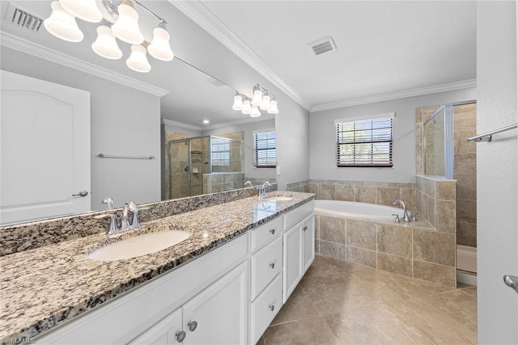 9229 Woodhurst Dr, Naples, FL 34120-19