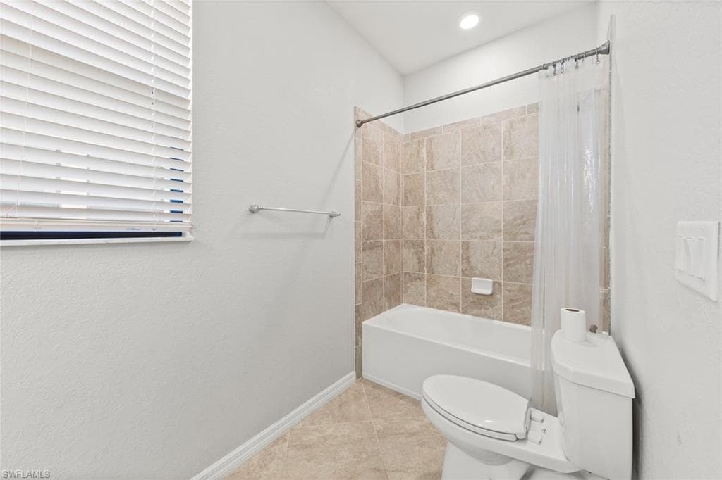 9229 Woodhurst Dr, Naples, FL 34120-20