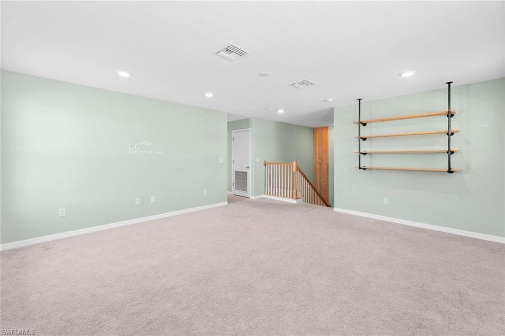 9229 Woodhurst Dr, Naples, FL 34120-29