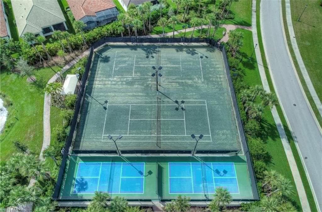9229 Woodhurst Dr, Naples, FL 34120-48