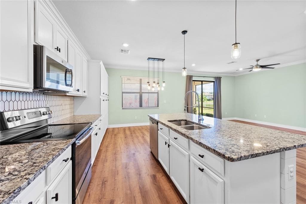 9229 Woodhurst Dr, Naples, FL 34120-7