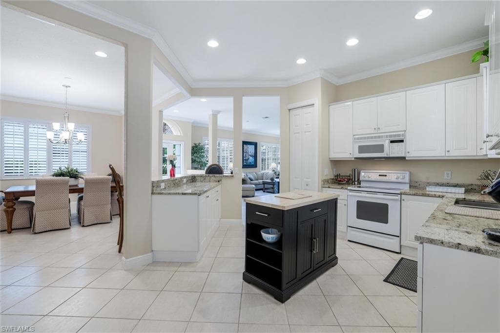 3812 Cotton Green Path Dr, Naples, FL 34114-4