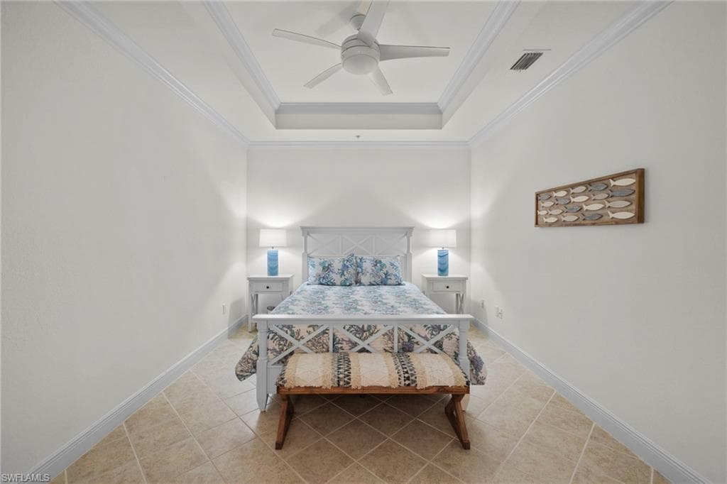 4700 Yacht Harbor Dr 612, Naples, FL 34112-18