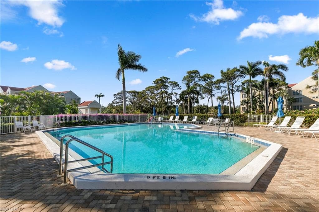 4700 Yacht Harbor Dr 612, Naples, FL 34112-23