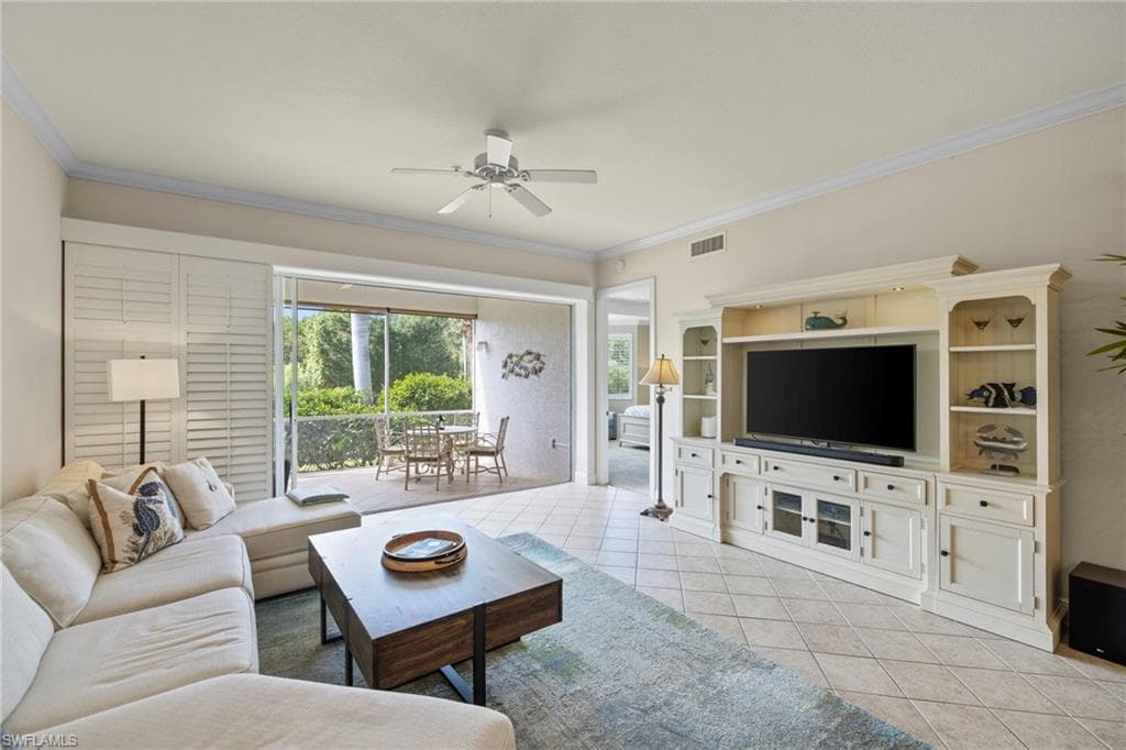 4700 Yacht Harbor Dr 612, Naples, FL 34112-2