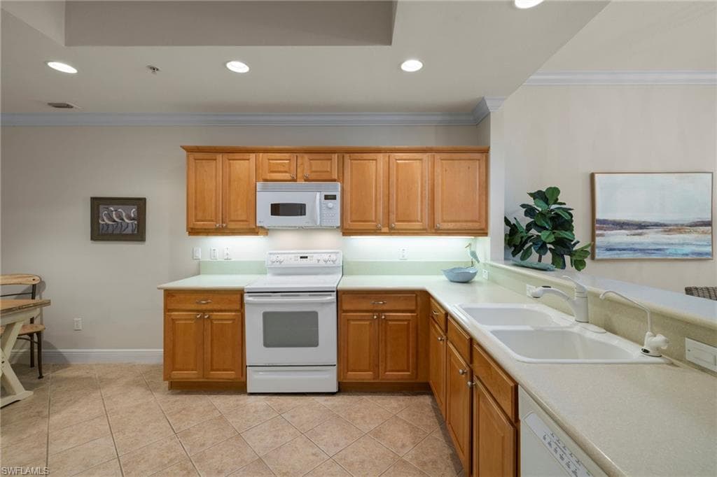 4700 Yacht Harbor Dr 612, Naples, FL 34112-6