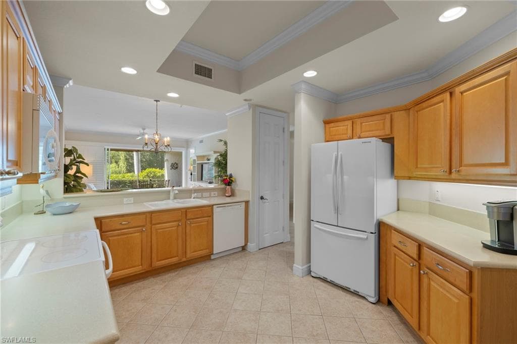 4700 Yacht Harbor Dr 612, Naples, FL 34112-8