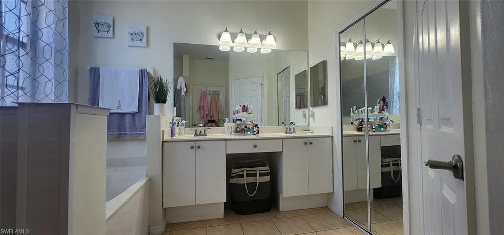 15151 Summit Place Cir, Naples, FL 34119-18