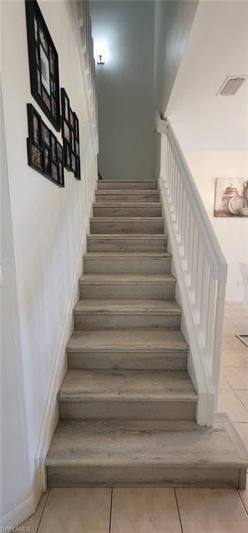15151 Summit Place Cir, Naples, FL 34119-31