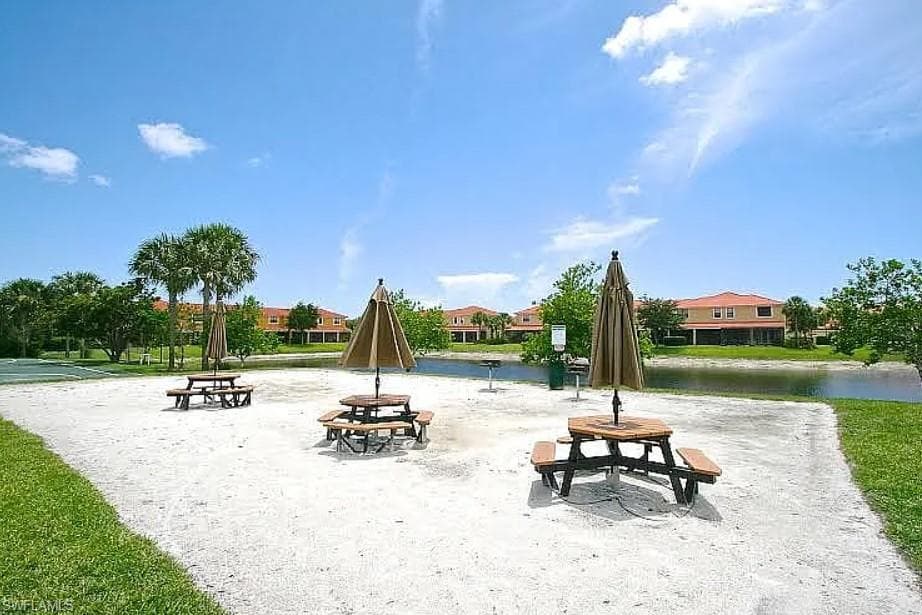 15151 Summit Place Cir, Naples, FL 34119-7