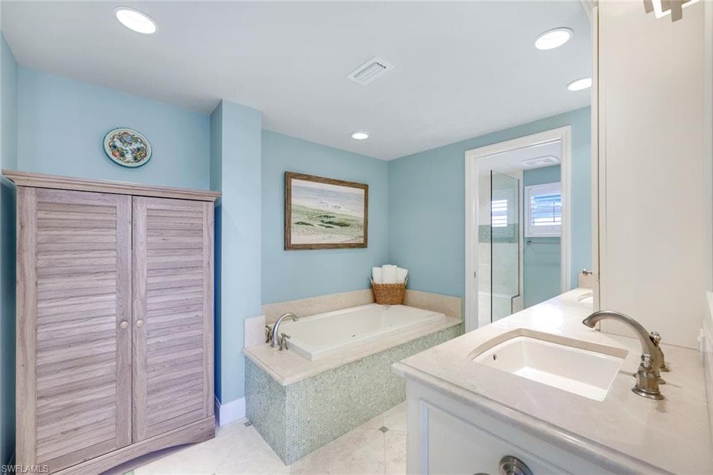 3401 Gulf Shore Blvd N 303, Naples, FL 34103-17