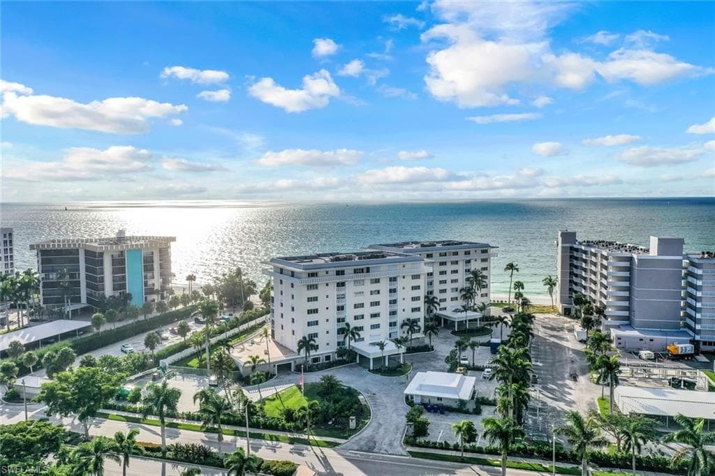 3401 Gulf Shore Blvd N 303, Naples, FL 34103-37