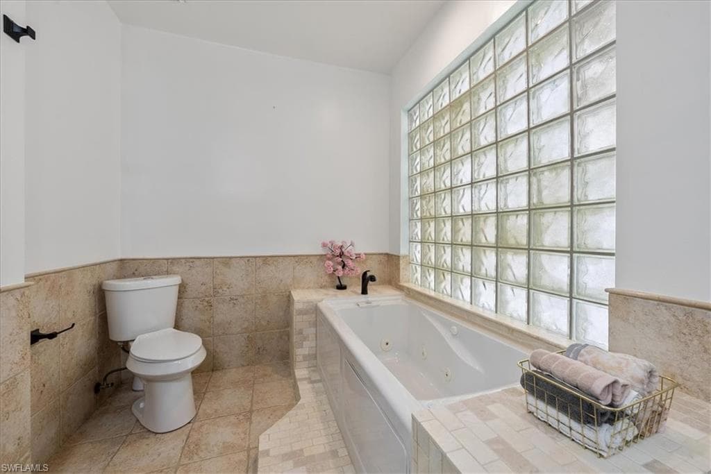 1240 Desoto Blvd S, Naples, FL 34117-21