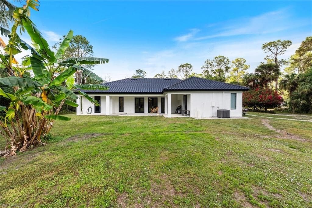 1240 Desoto Blvd S, Naples, FL 34117-33