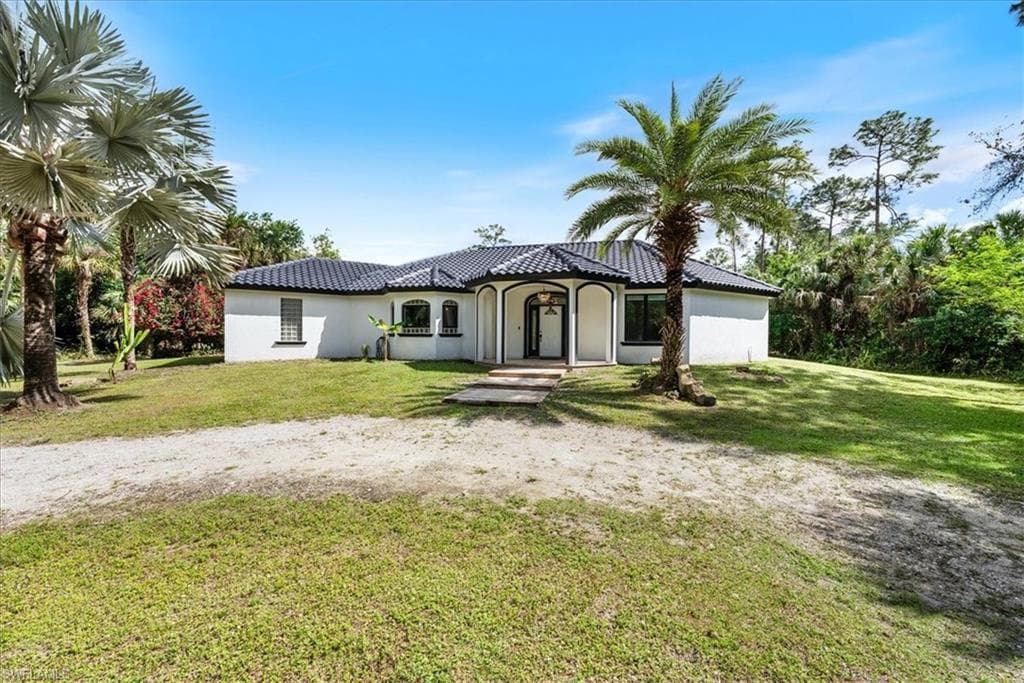 1240 Desoto Blvd S, Naples, FL 34117-3