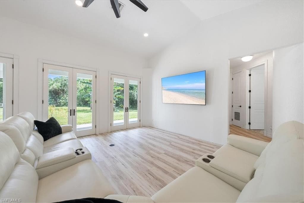 1240 Desoto Blvd S, Naples, FL 34117-7