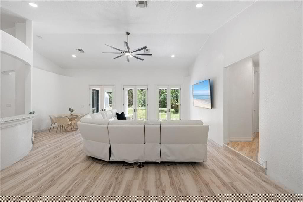 1240 Desoto Blvd S, Naples, FL 34117-8