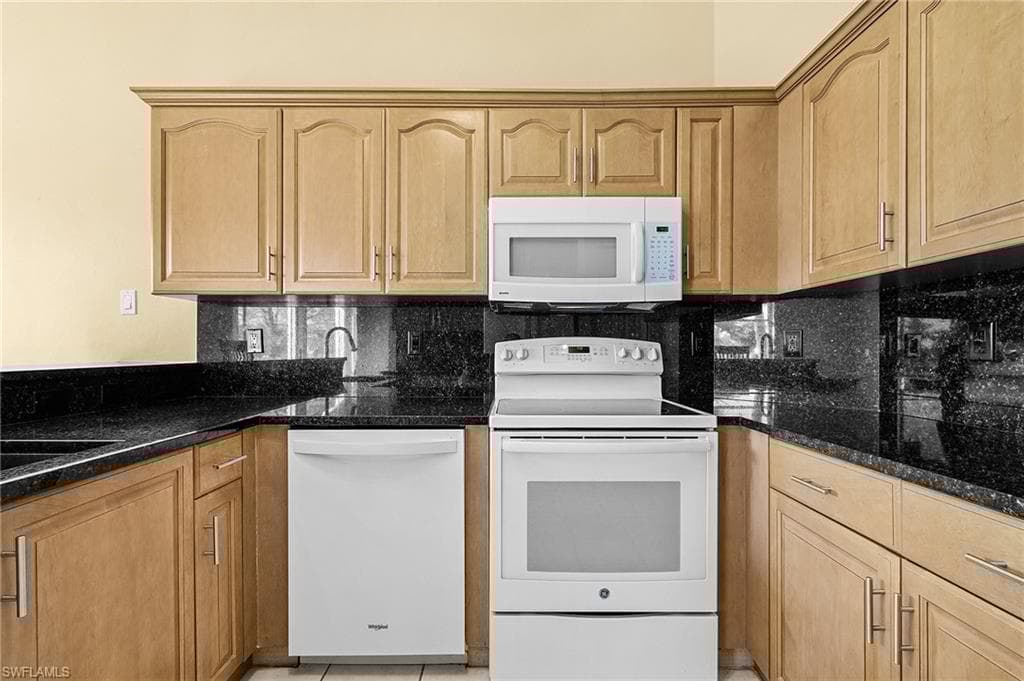3266 Sturgeon Bay Ct, Naples, FL 34120-10