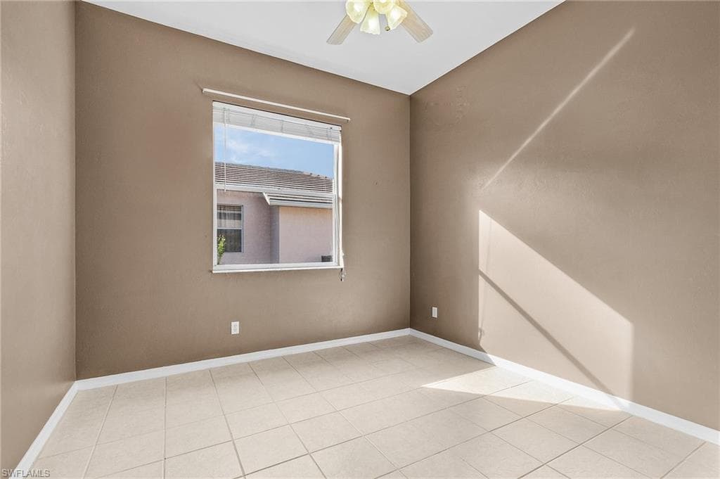 3266 Sturgeon Bay Ct, Naples, FL 34120-12