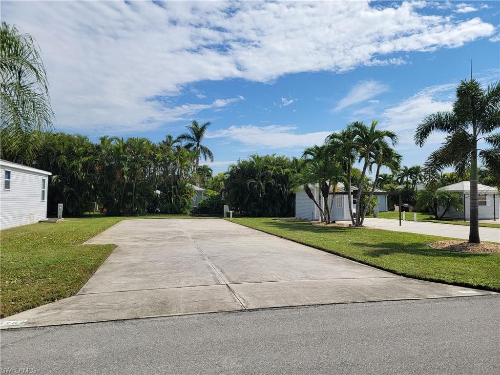 5761 Pathwood Ct, Fort Myers, FL 33905-1