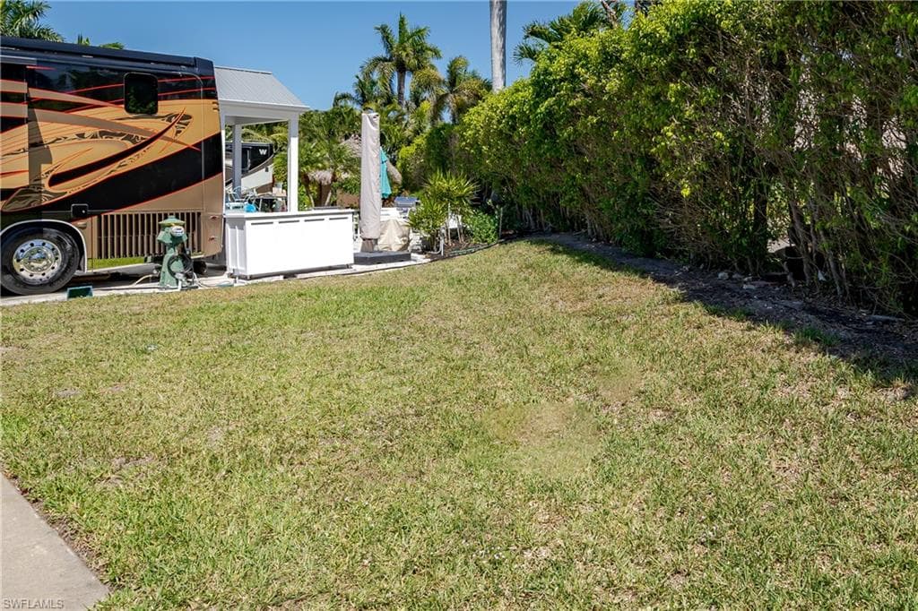 13594 Snapper Ln, Naples, FL 34114-12