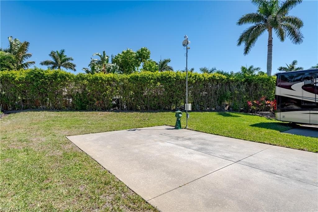13594 Snapper Ln, Naples, FL 34114-22
