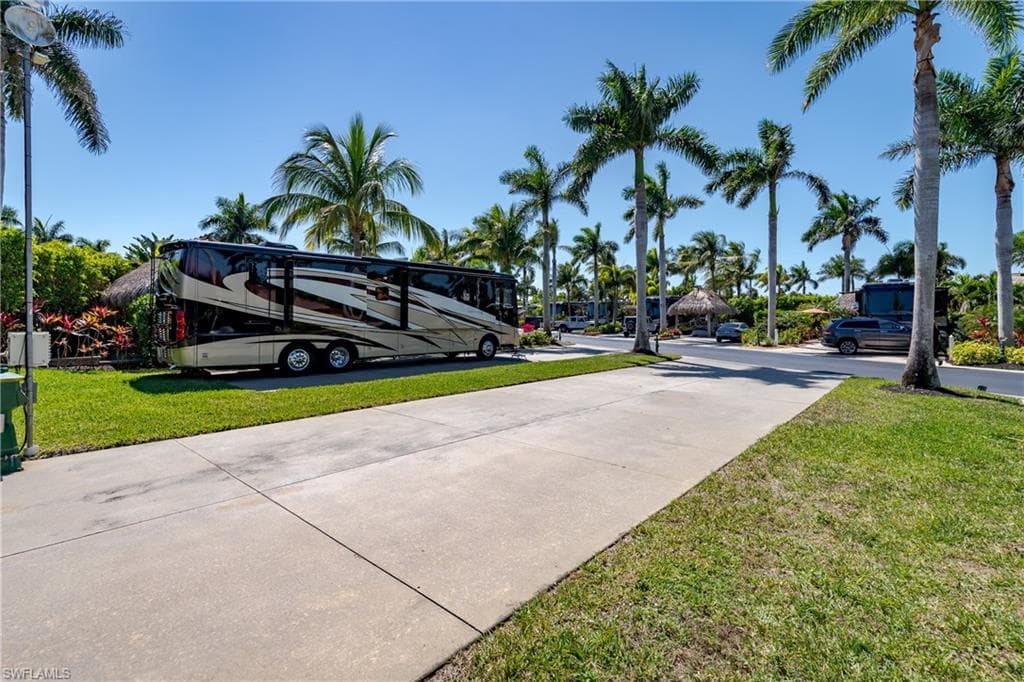 13594 Snapper Ln, Naples, FL 34114-24