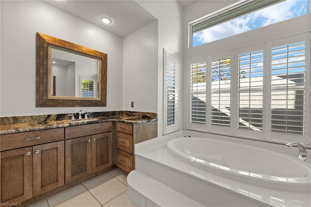 812 Arrowhead Ln, Naples, FL 34108-15