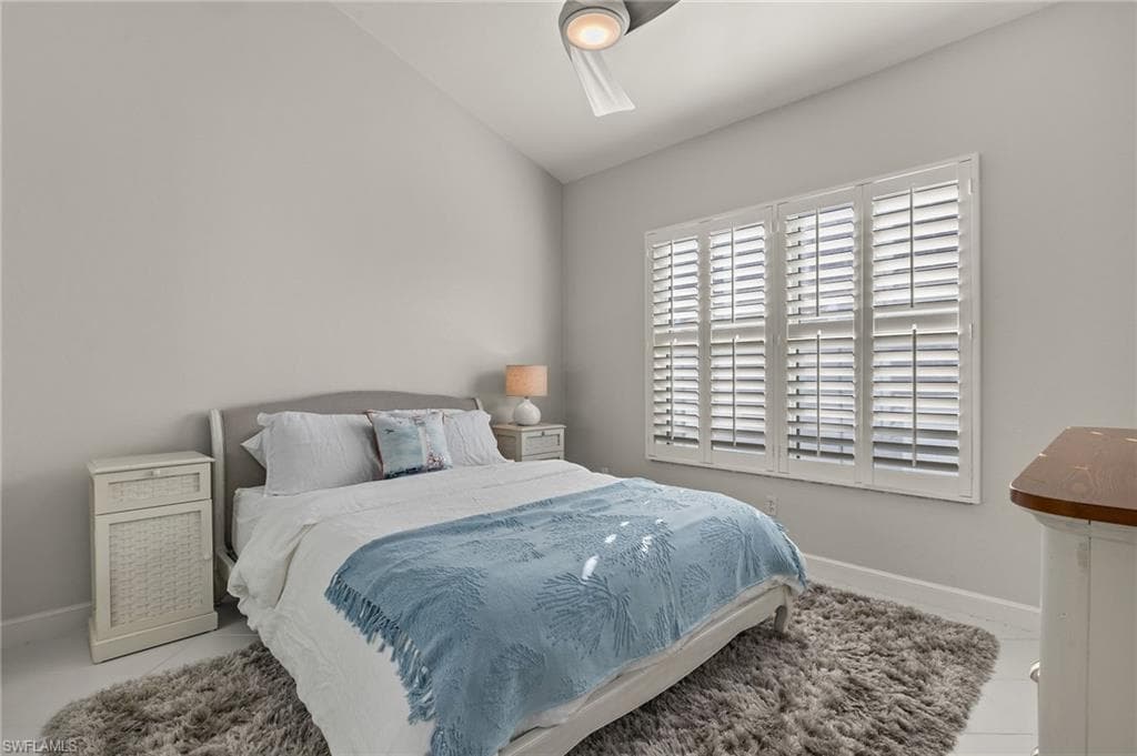 812 Arrowhead Ln, Naples, FL 34108-17