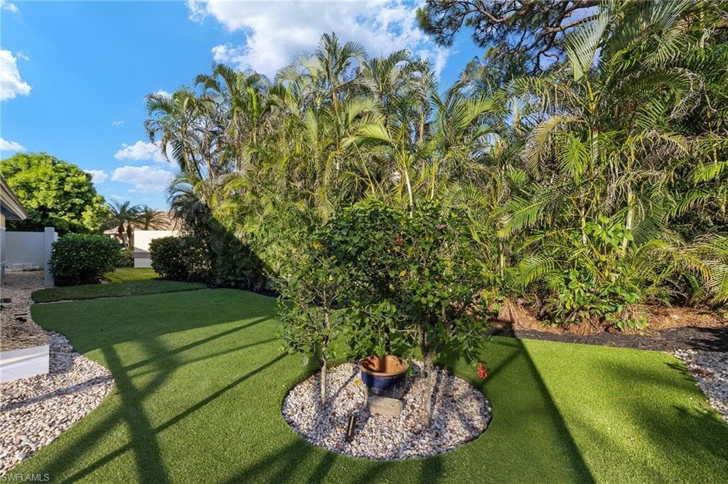 812 Arrowhead Ln, Naples, FL 34108-26