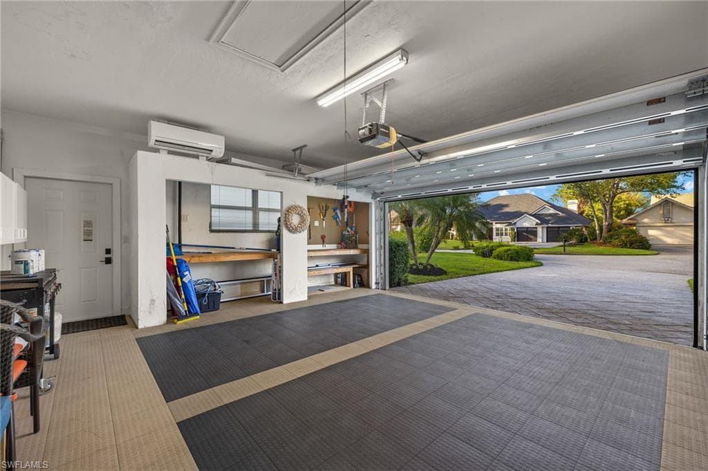 812 Arrowhead Ln, Naples, FL 34108-28