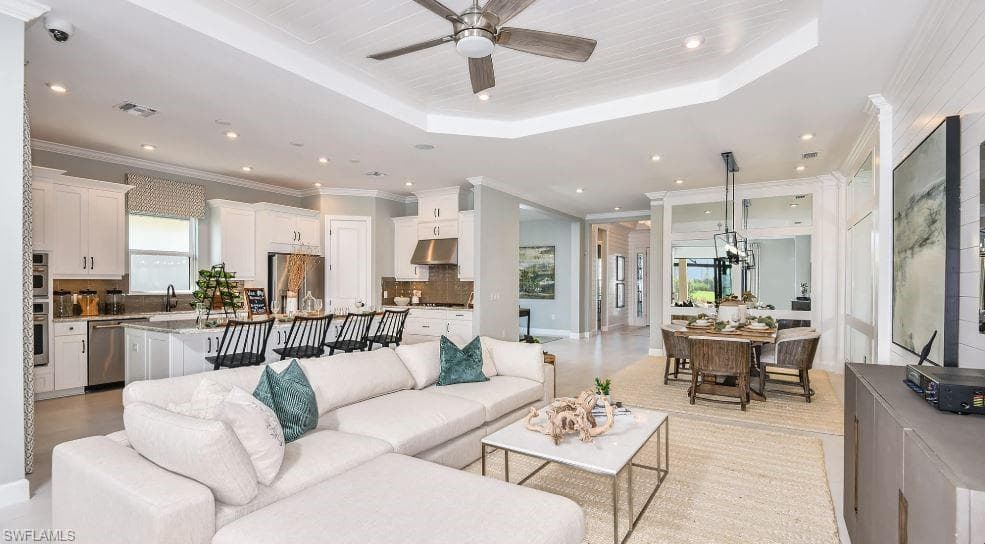 15776 Derna St, Naples, FL 34114-6