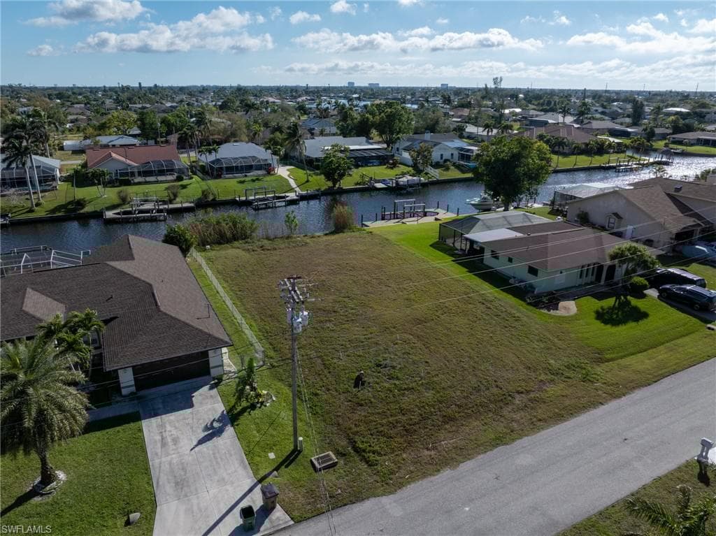 248 31st Ter, Cape Coral, FL 33904-3