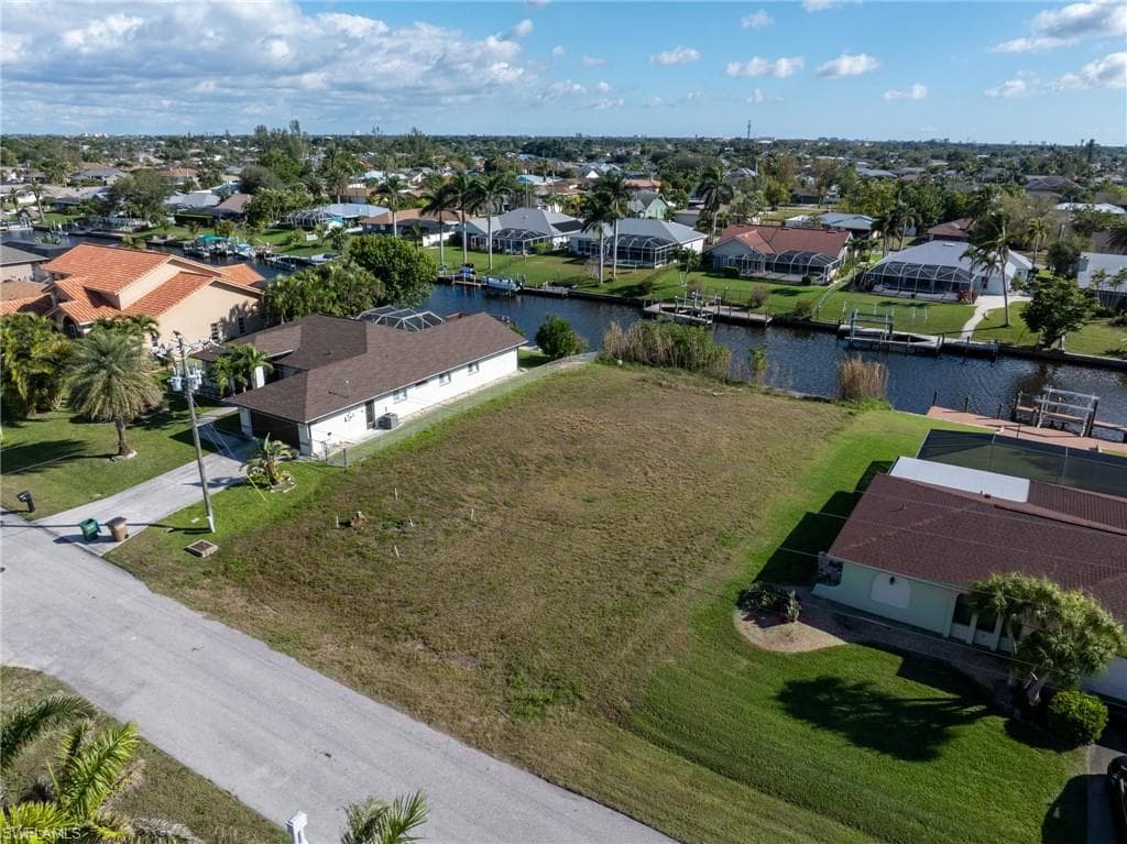 248 31st Ter, Cape Coral, FL 33904-4