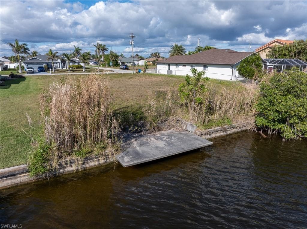 248 31st Ter, Cape Coral, FL 33904-8
