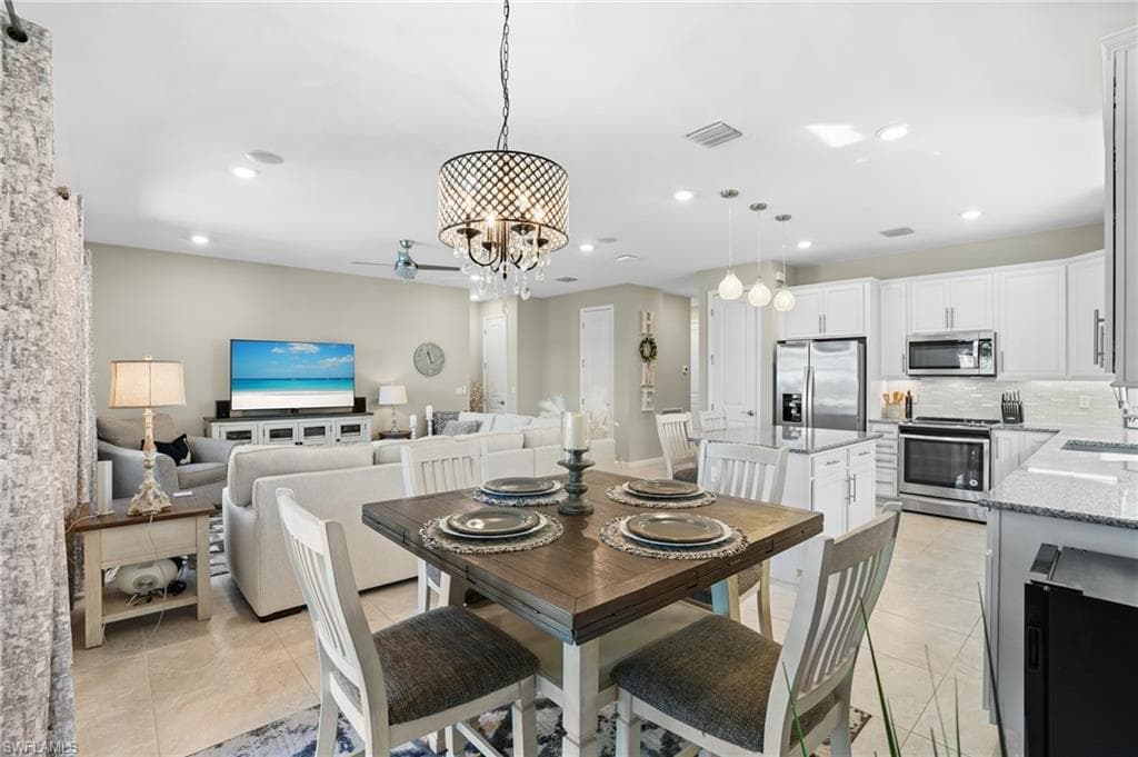 2077 Hamlin St, Naples, FL 34120-4